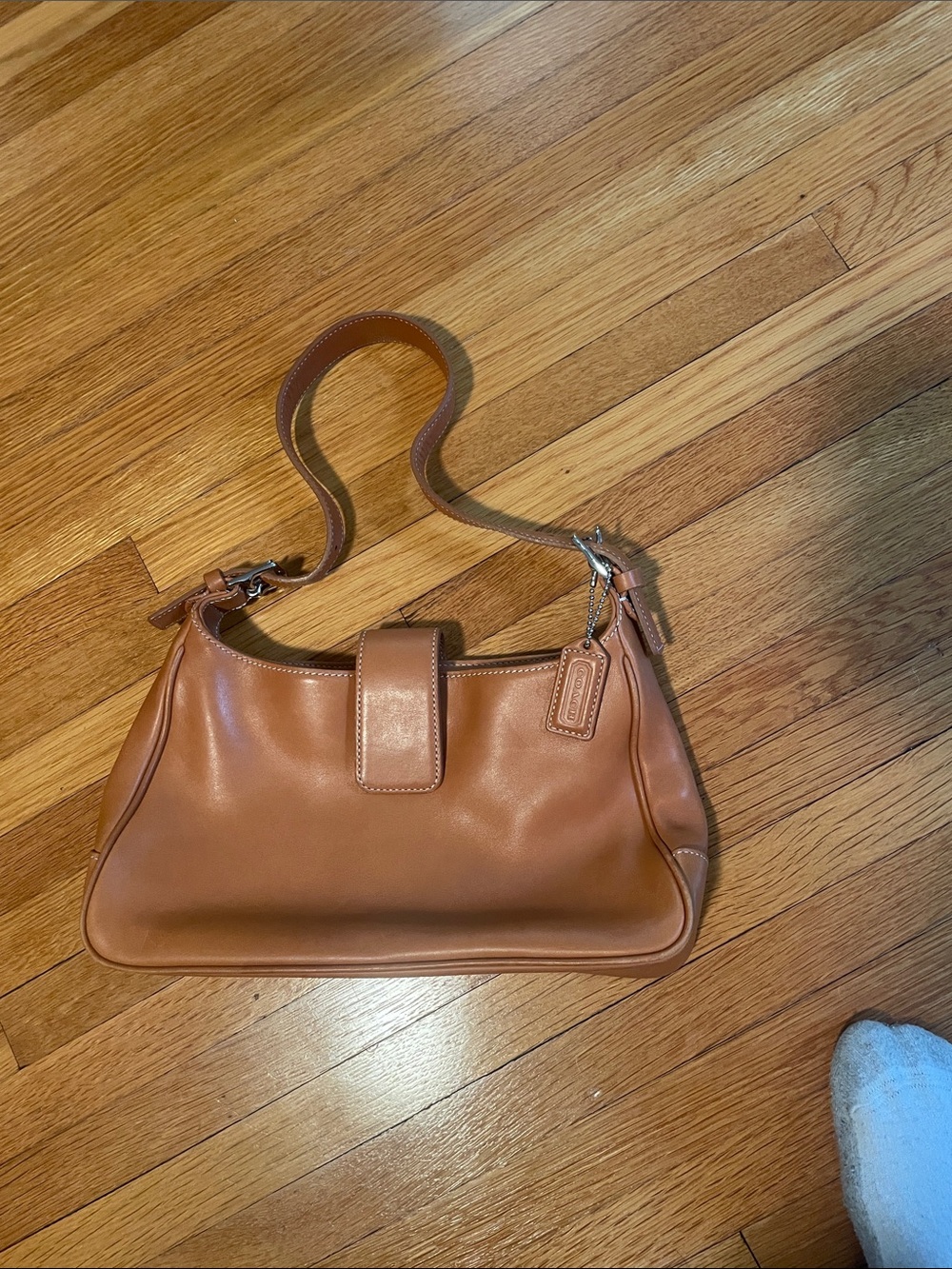 Women’s Leather Coach Shoulder Bag Vintage Hamptons Legacy Hobo Bag
